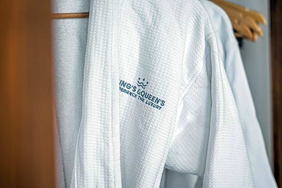 King's & Queen's Afitos - Suites With Private Pool