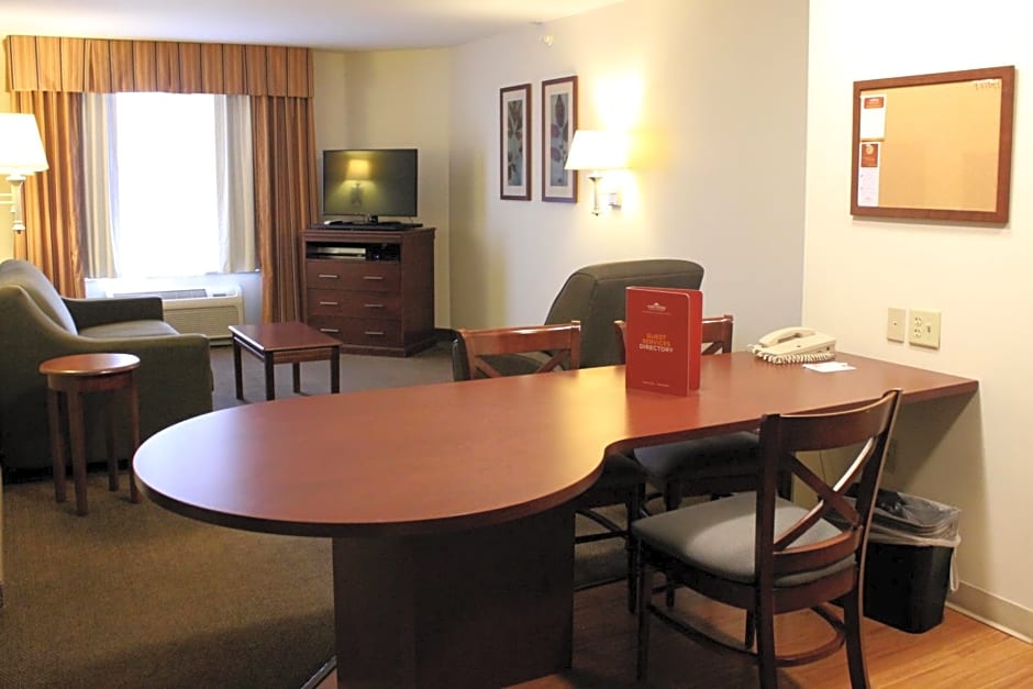 Hawthorn Suites by Wyndham Madison Fitchburg
