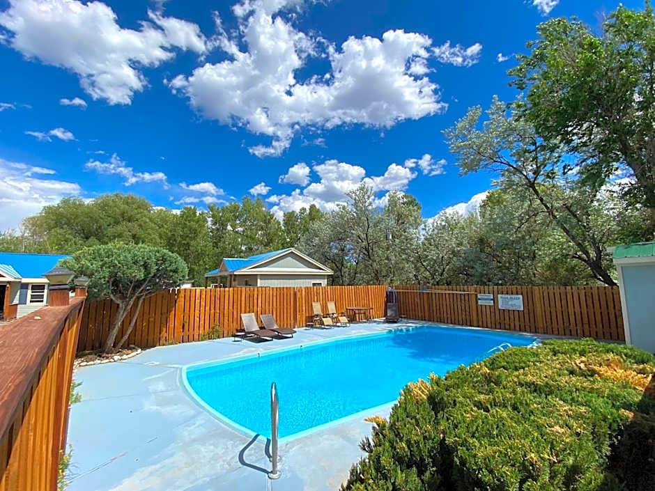 Salida Inn & Monarch Suites