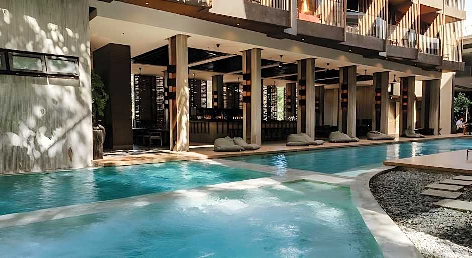 The Funny Lion - El Nido