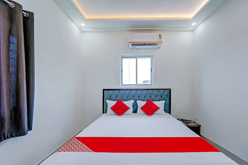 Super Hotel O White House