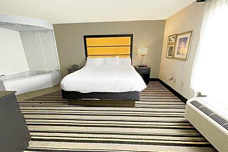 1 Bedroom Suite with Jetted Tub