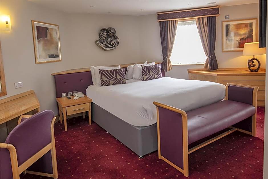 Photo 1 of 9 of Executive 1 King Bed Suite, Jacuzzi®