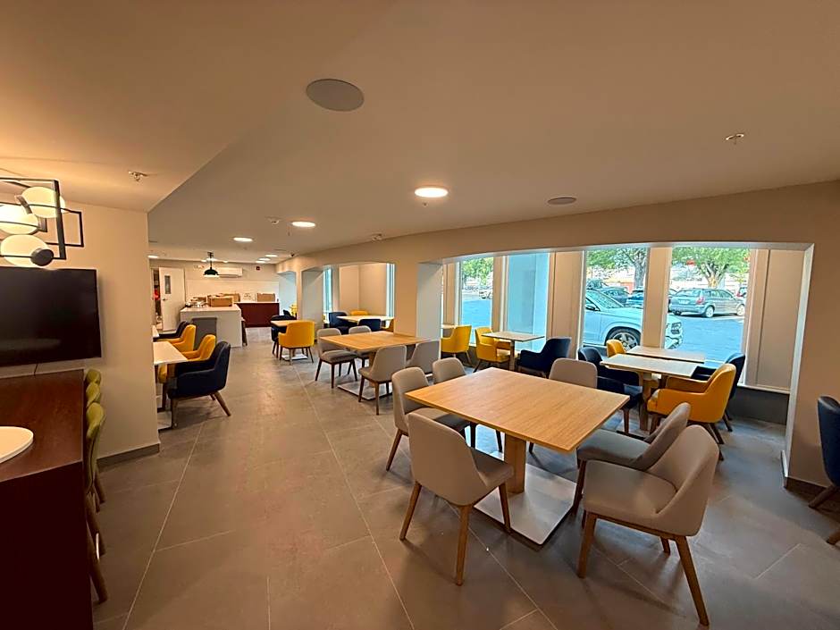 Comfort Inn & Suites