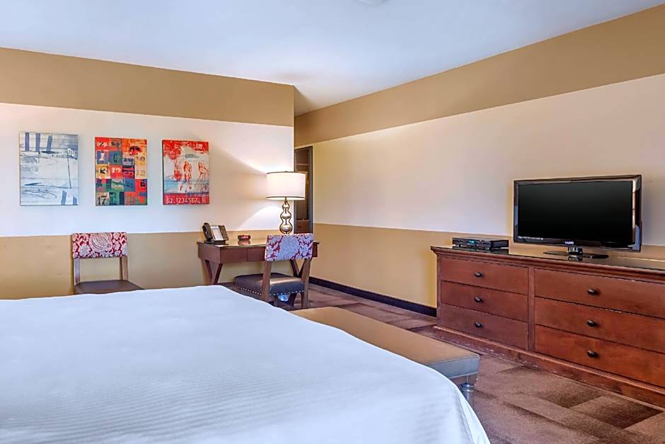 Carlton Oaks Lodge, an Ascend Collection Hotel