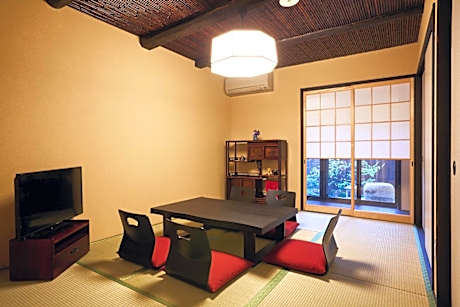 Rinn Kujofujinoki West