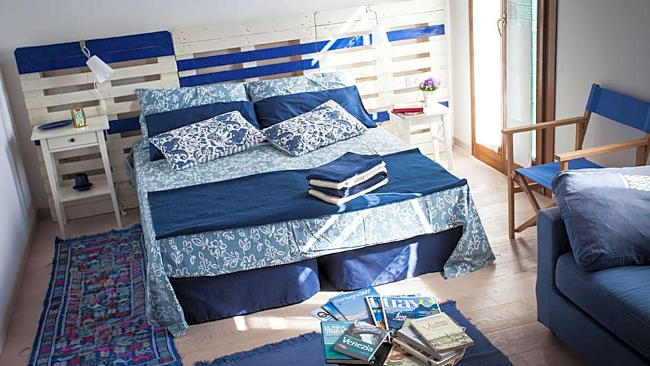 Photo 1 of 4 of Triple Room