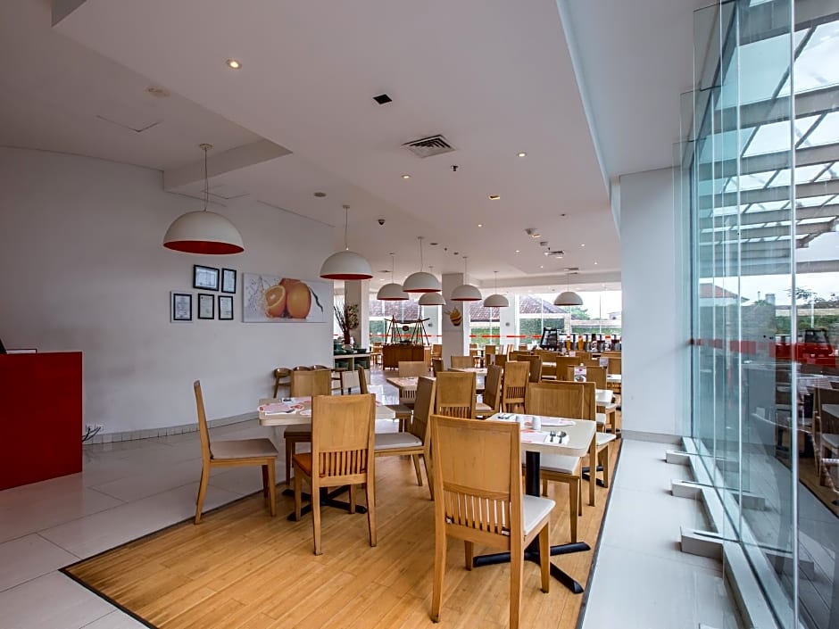 Harris Hotel And Conventions Denpasar Bali