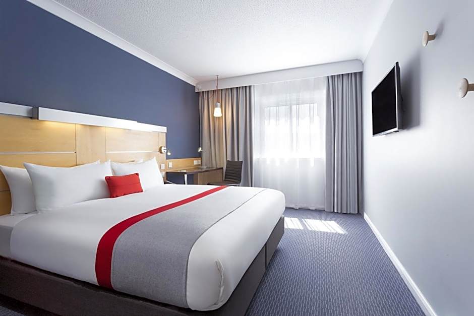 Holiday Inn Express Southampton - M27 J7 By IHG