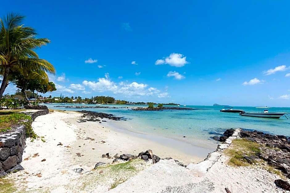 Quaint 4-bedroom Beach Villa in a fishing village