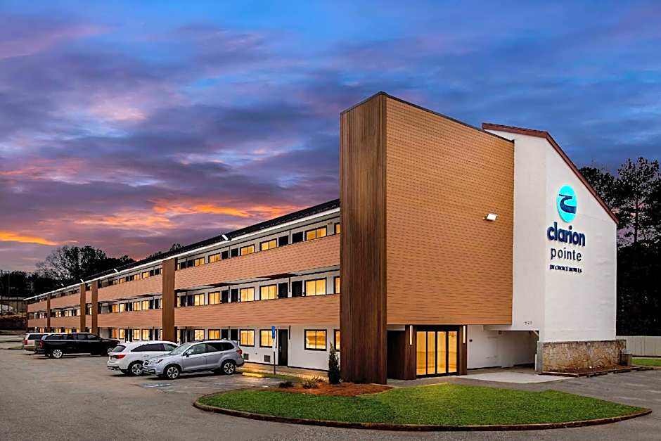 Clarion Pointe Kennesaw Town Center