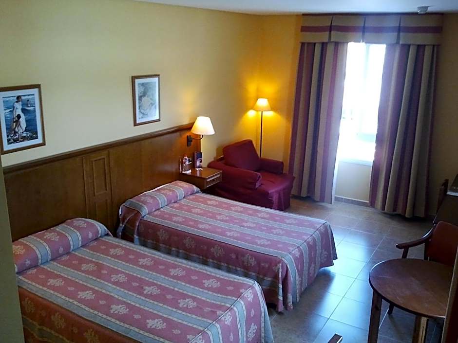 Photo 1 of 6 of Triple Room