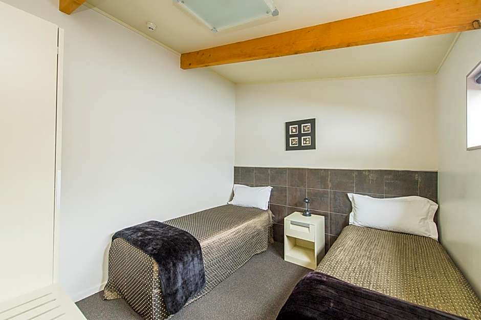 151 On London Motel & Conference Centre