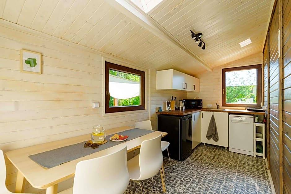 Domek letniskowy nad jeziorem