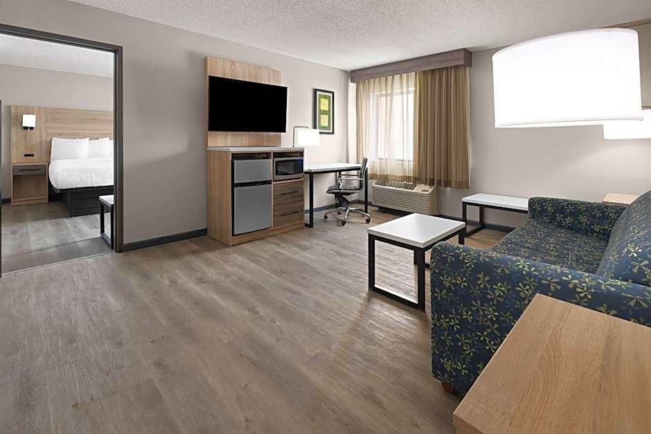 La Quinta Inn & Suites by Wyndham Mansfield, Oh
