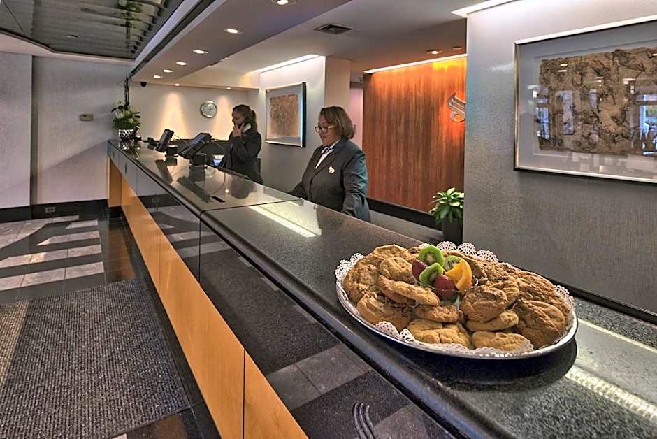 Somerset Inn