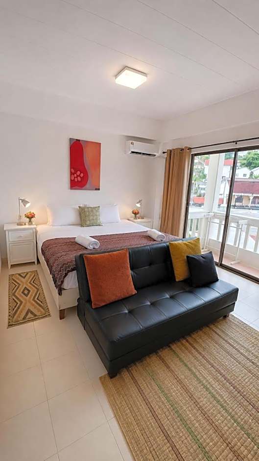 Holiday House Kata & Karon Phuket Hotel
