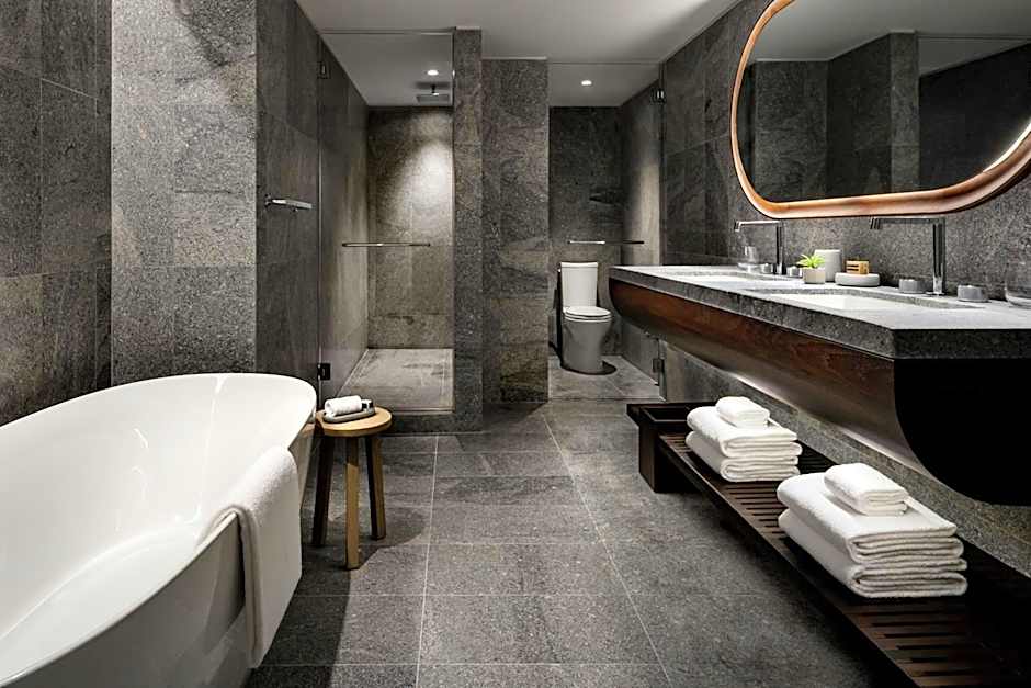 Muir, Luxury Collection