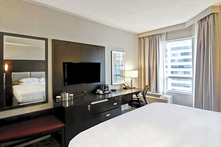 DoubleTree by Hilton Toronto Downtown