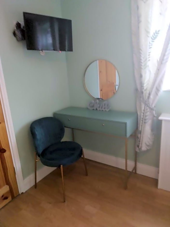 Tess's Guest House R95K6N1 This Property is unsuitable for children under 12 years old