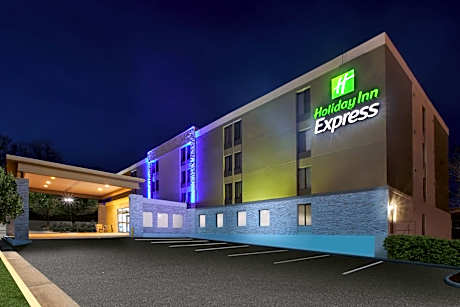 Holiday Inn Express Fairfax-Arlington Boulevard By IHG