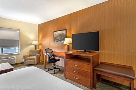 King Room with Sofa Bed - Non-Smoking