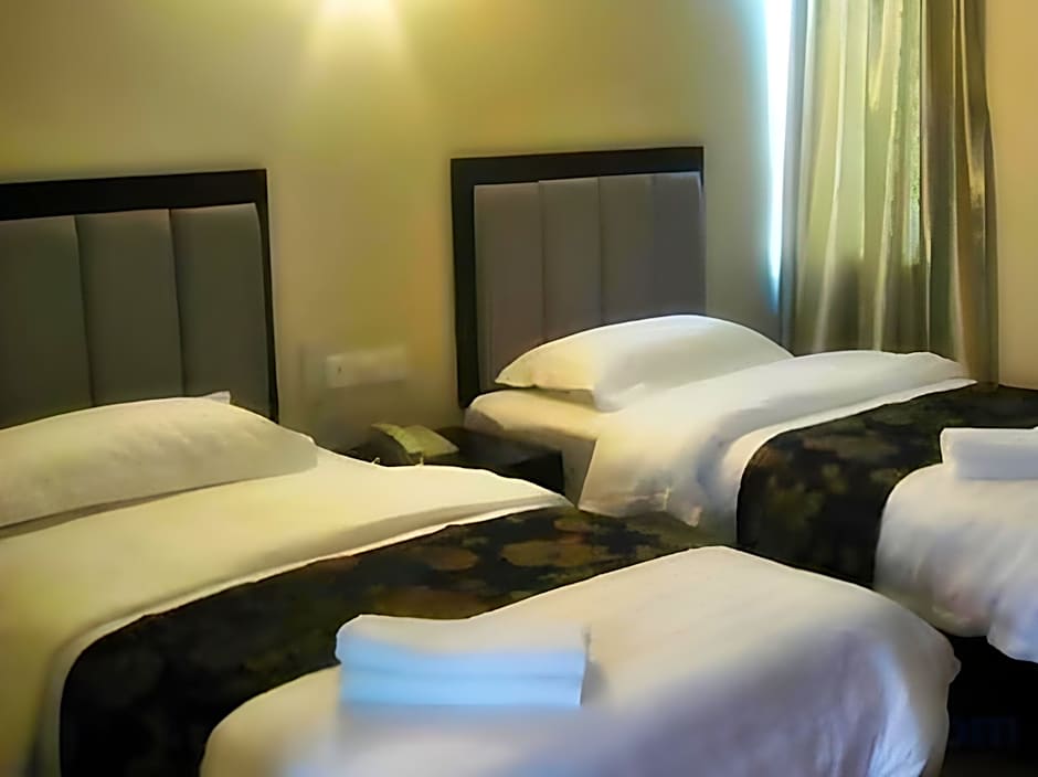 Kk Waterfront Hotel