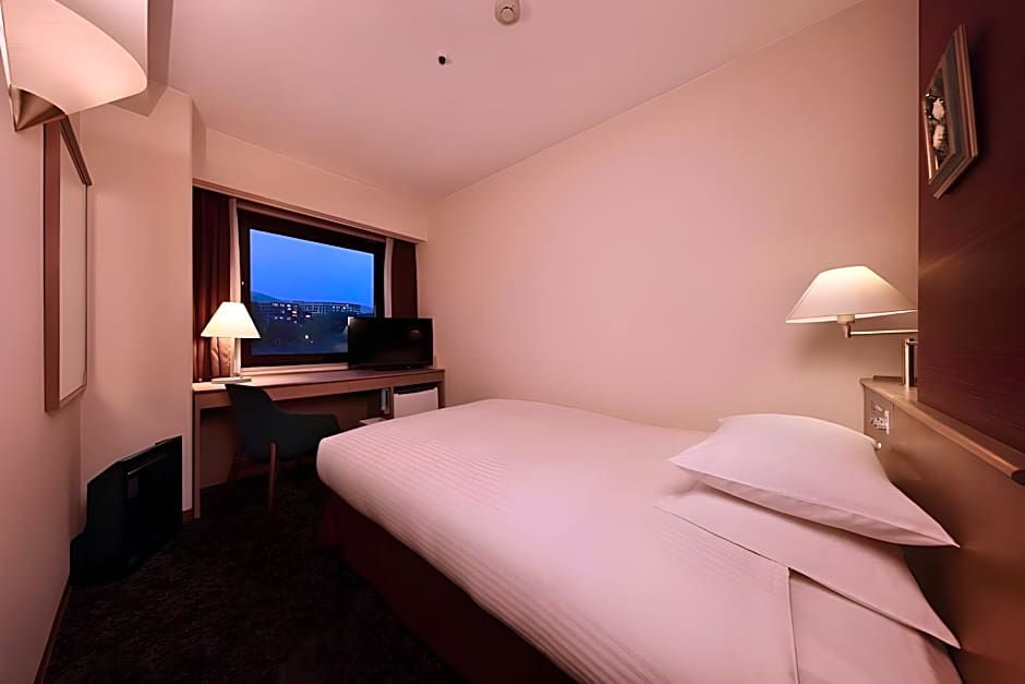 Minamisenri Crystal Hotel