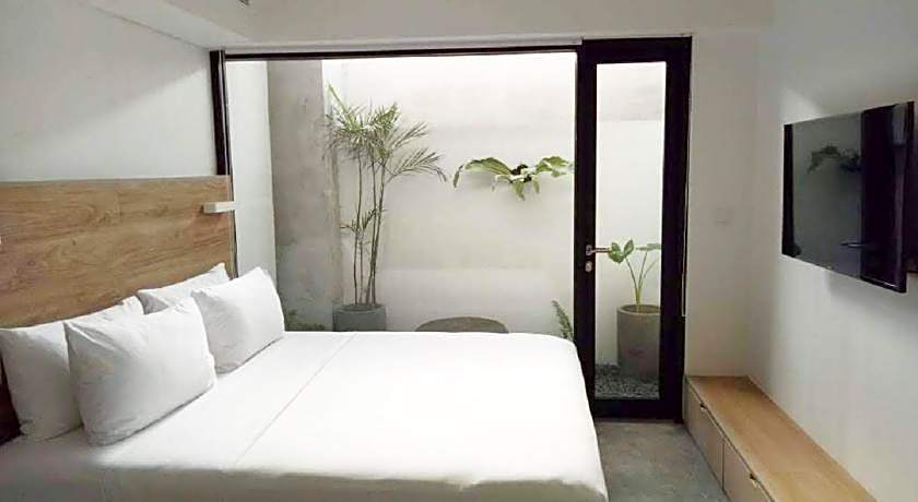Lloyd's Inn Bali