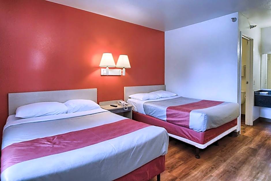 Motel 6-New Cumberland, PA - Harrisburg - Hershey South