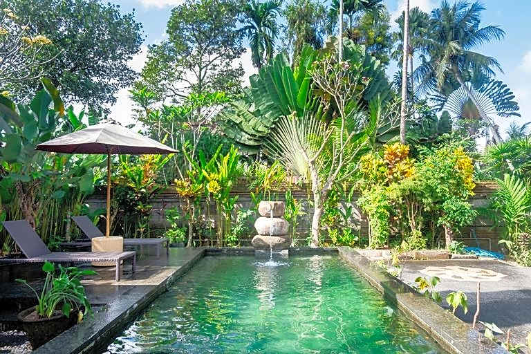 Sandora Homestay with Private Pool by Supala