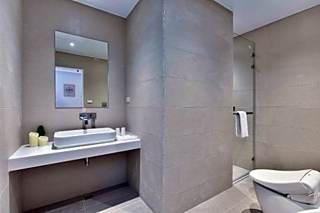 Standard Quadruple Room with Shower