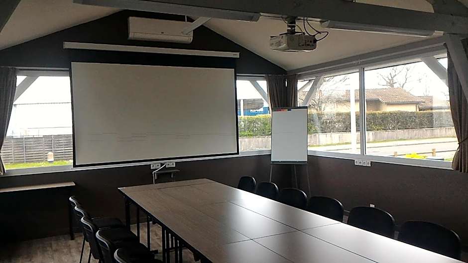 Hotel Wood Inn Bordeaux Aéroport