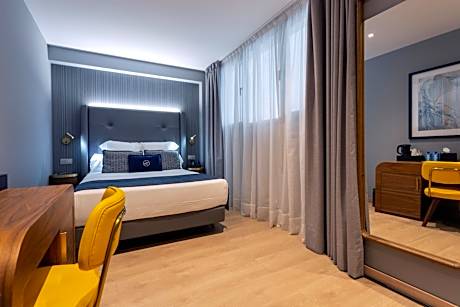 Interior Double Room Single Use
