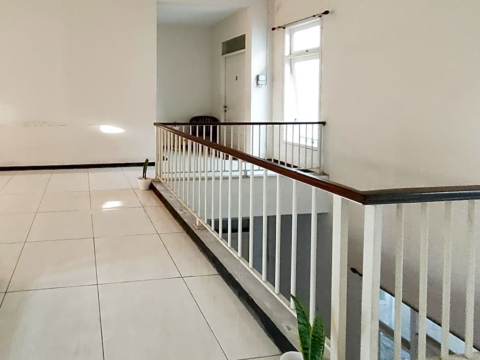 Hasana Guest House Syariah near Royal Plaza RedPartner