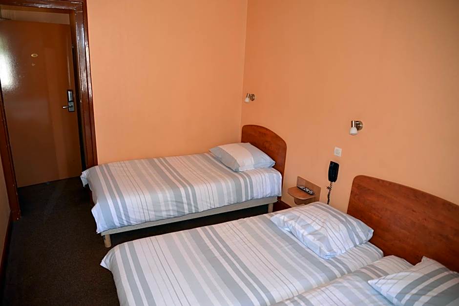 Le Cheval Noir Hôtel Paris Pantin