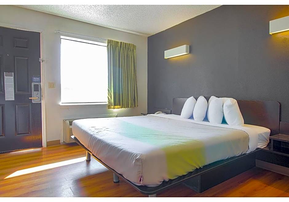 Studio Inn Extended Stay Oklahoma City Airport by OYO