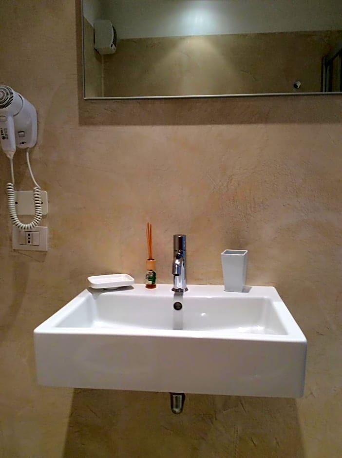 15.92 Hotel