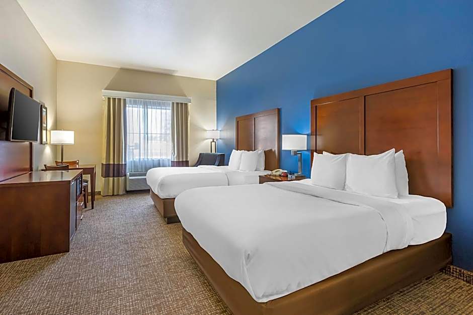 Photo 1 of 4 of 2 Queen Beds, Accessible