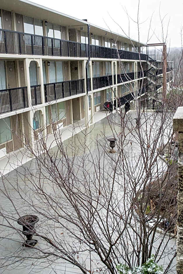 New Hope Inn & Suites