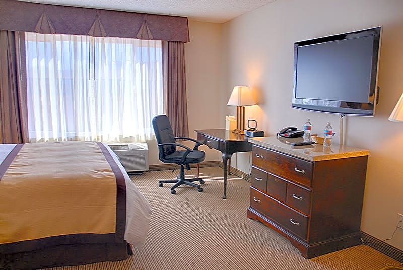 Quality Inn & Suites Reno – Reno, NV
