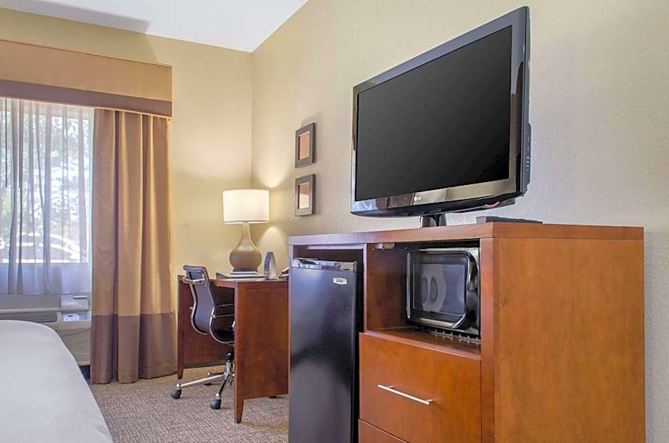 Comfort Inn & Suites Covington - Mandeville