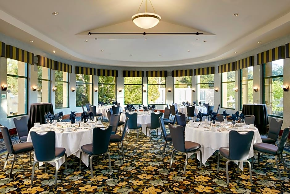 Crowne Plaza Cabana Hotel by IHG