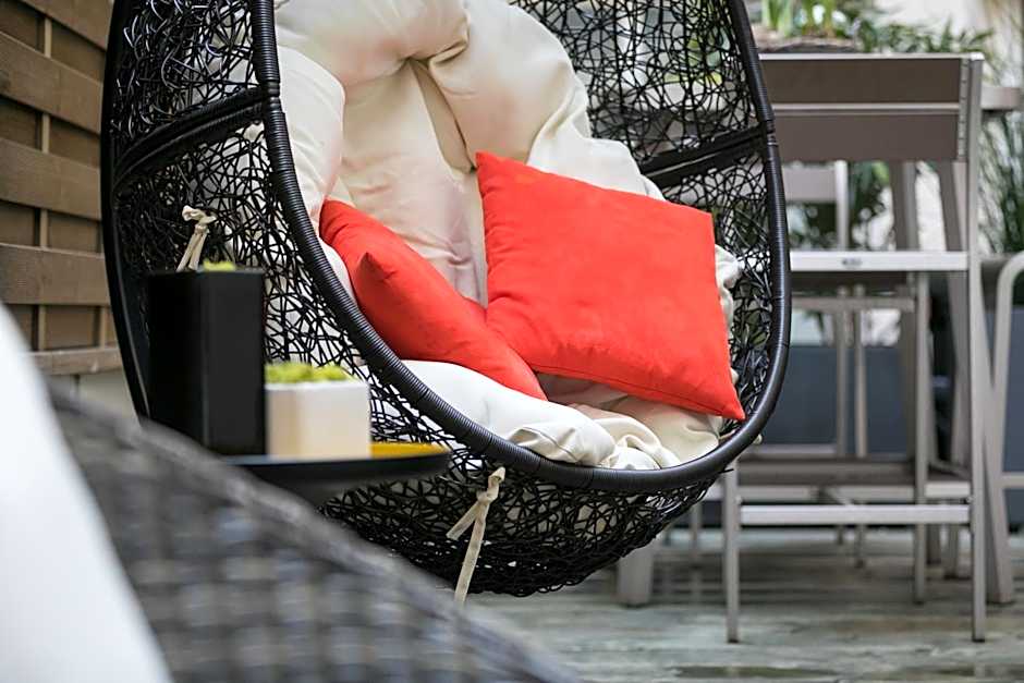 Hotel Magenta 38 by Happyculture