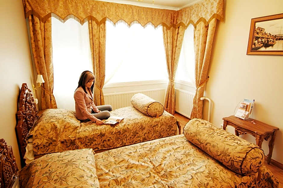 Mango Hotel