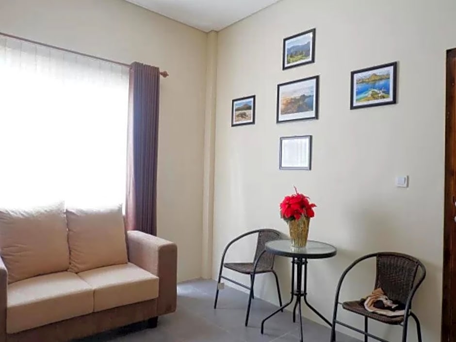 La Cecile Hotel and Cafe