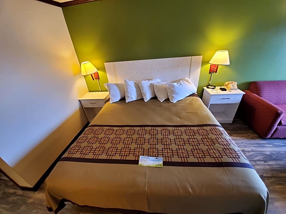 Days Inn by Wyndham Monett