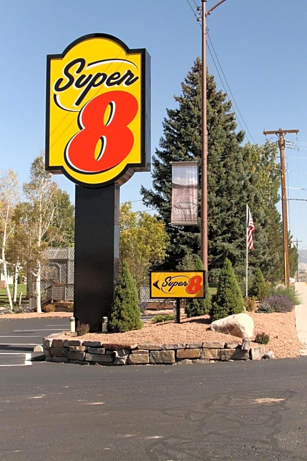 Super 8 by Wyndham Montrose