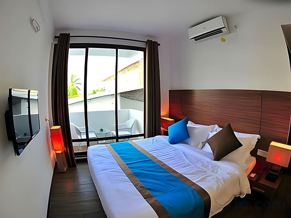 Aquzz Hotel & Spa Maafushi Maldives