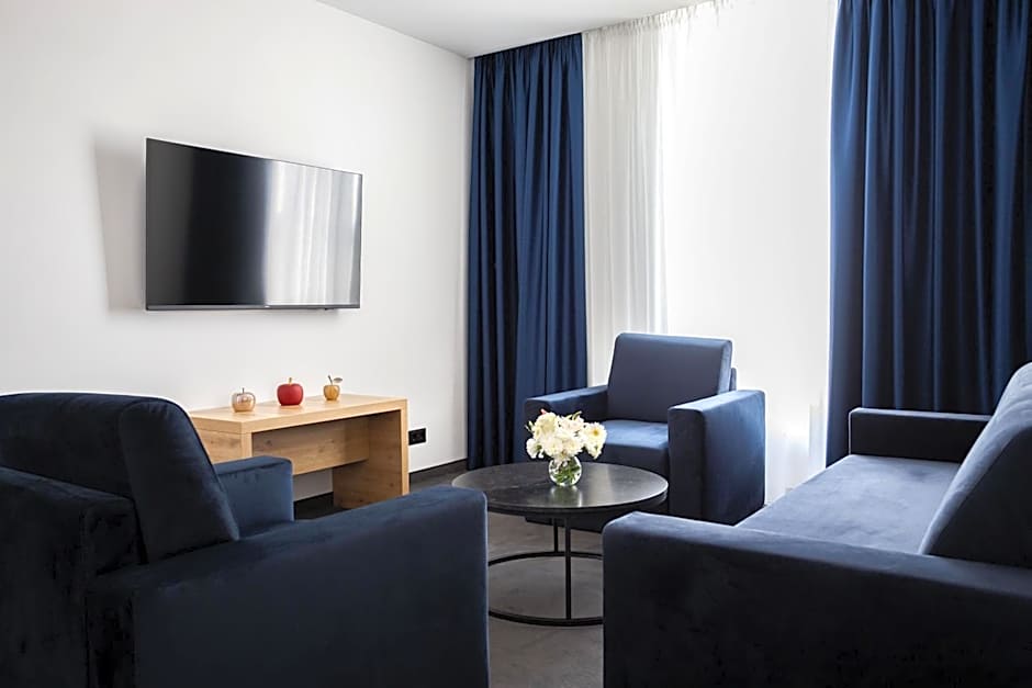 Blue Star Luxury Hotel